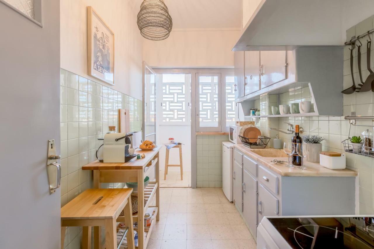 Renovated Sunny Apartment With Amazing Sunset Balcony , By Timecooler Lisboa المظهر الخارجي الصورة