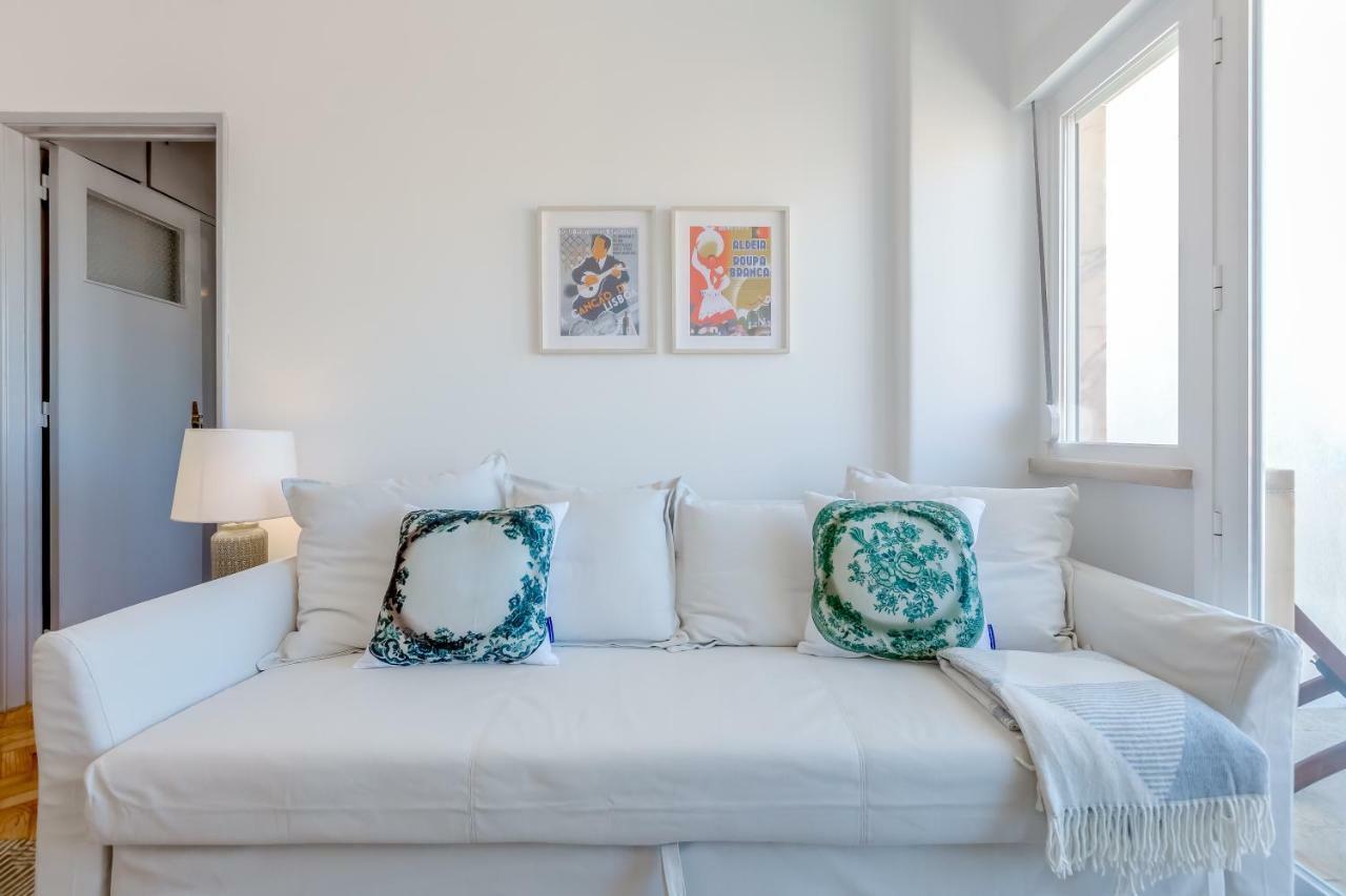 Renovated Sunny Apartment With Amazing Sunset Balcony , By Timecooler Lisboa المظهر الخارجي الصورة