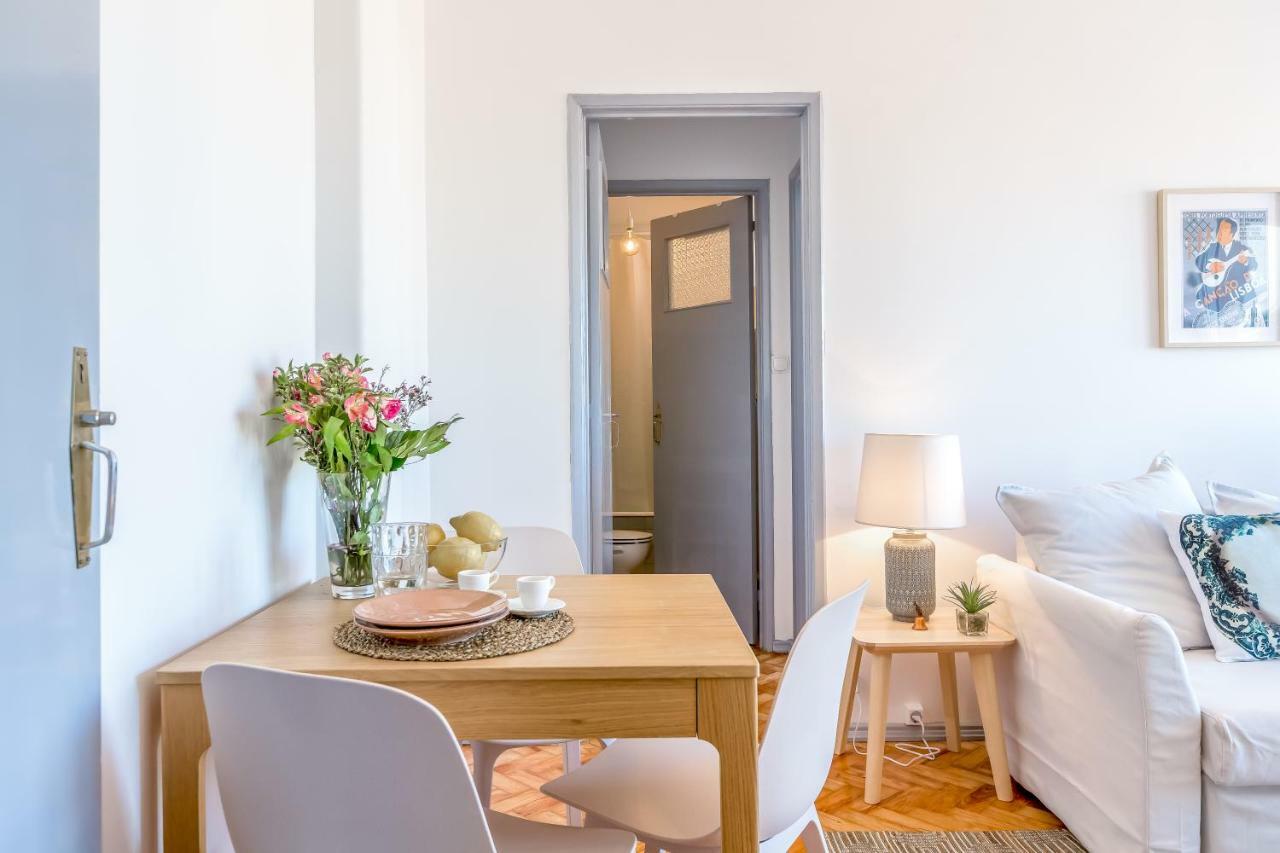 Renovated Sunny Apartment With Amazing Sunset Balcony , By Timecooler Lisboa المظهر الخارجي الصورة
