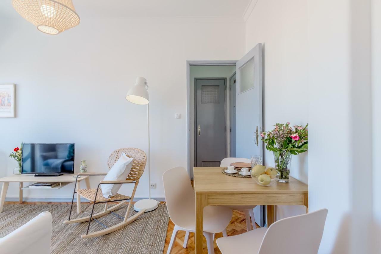 Renovated Sunny Apartment With Amazing Sunset Balcony , By Timecooler Lisboa المظهر الخارجي الصورة