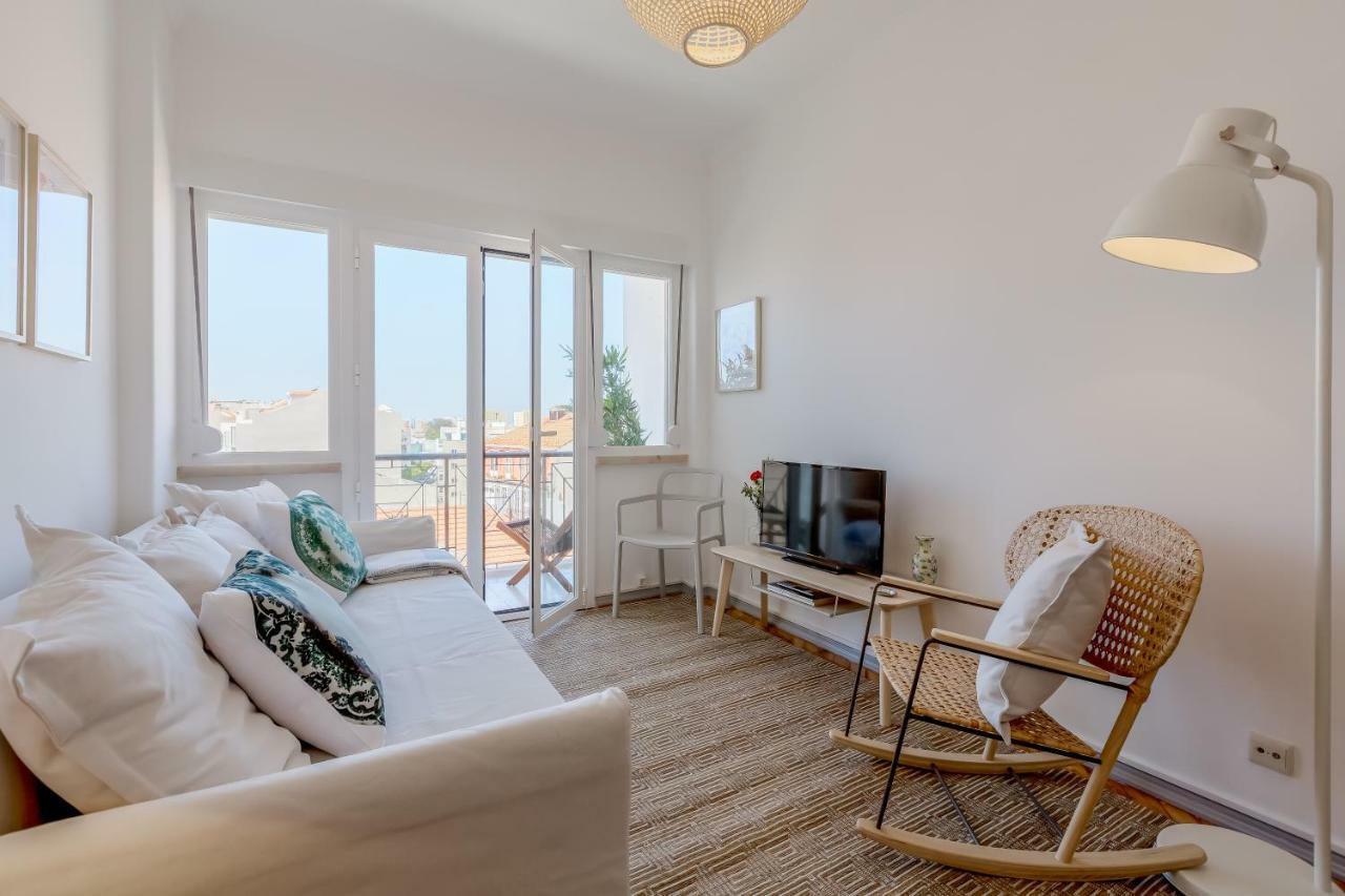 Renovated Sunny Apartment With Amazing Sunset Balcony , By Timecooler Lisboa المظهر الخارجي الصورة